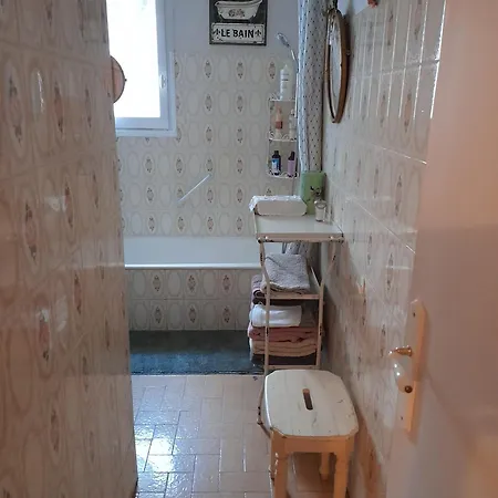 Habitación en casa particular Independante A 100m Des Plages Tolón